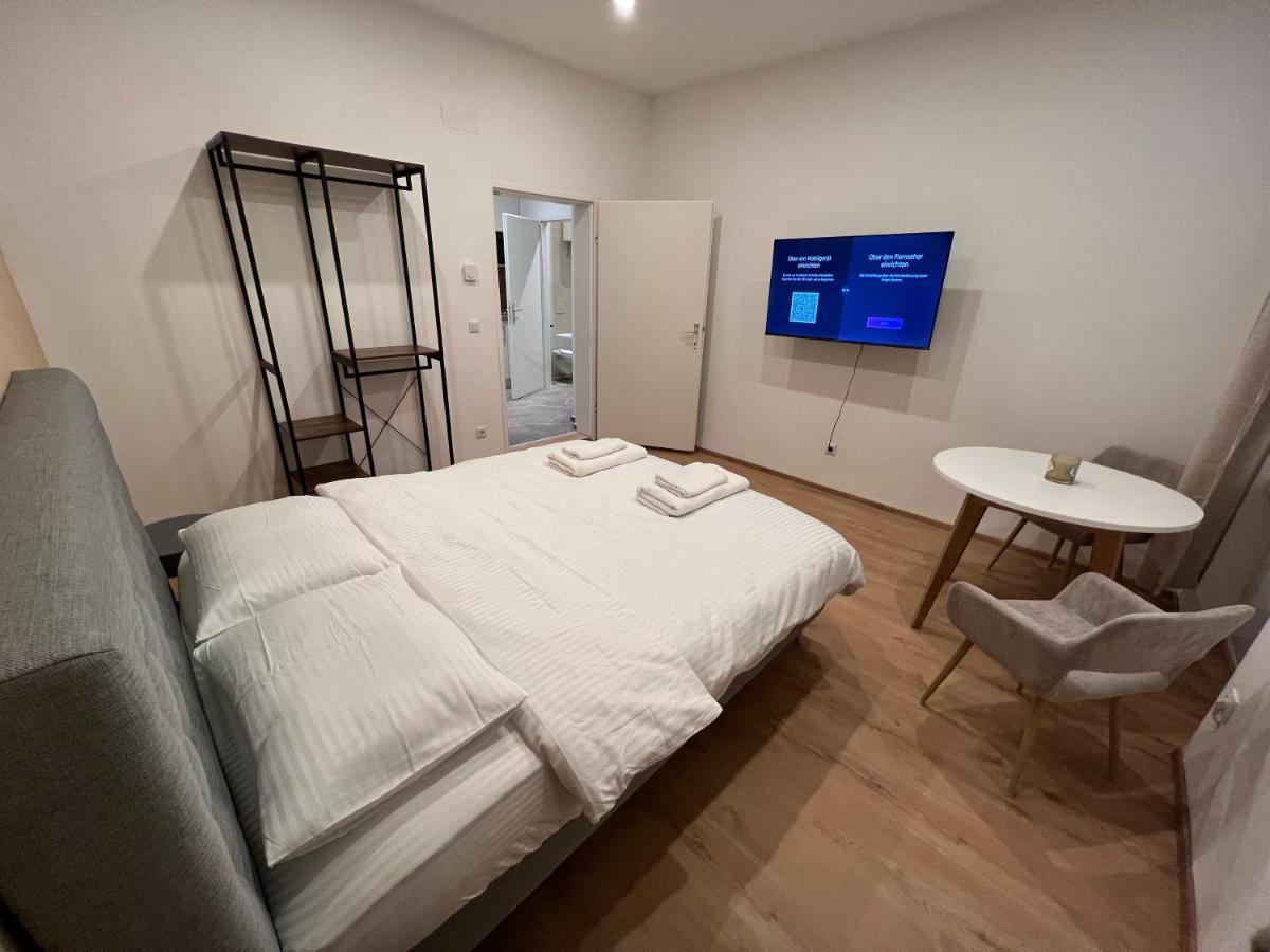 Apartment Near Metro & Netflix Bécs Kültér fotó