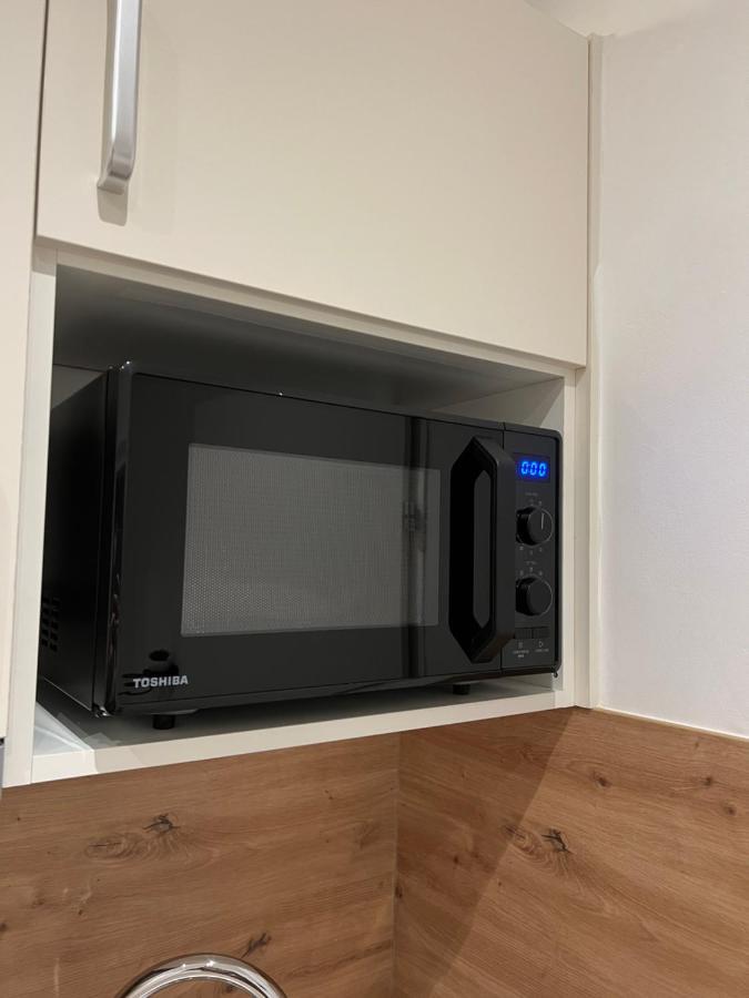 Apartment Near Metro & Netflix Bécs Kültér fotó