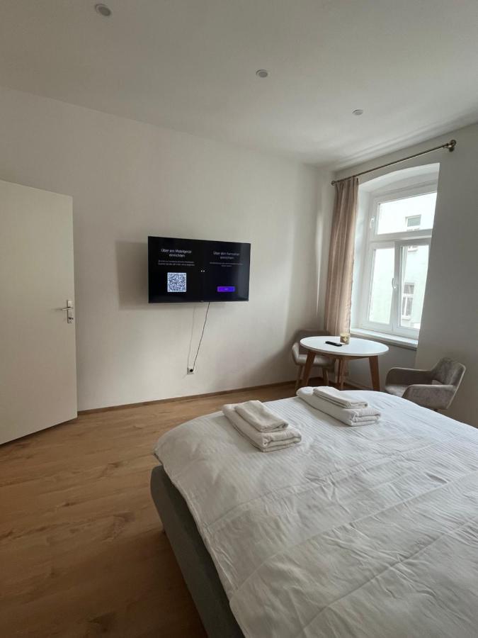 Apartment Near Metro & Netflix Bécs Kültér fotó